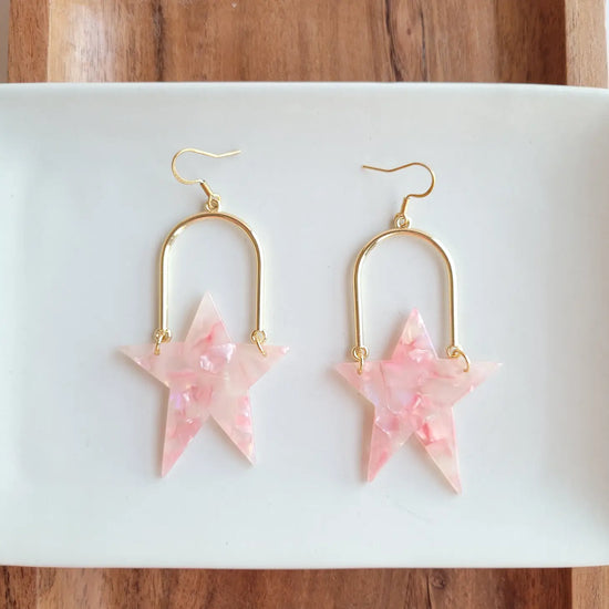 Pure Favor Star Earrings