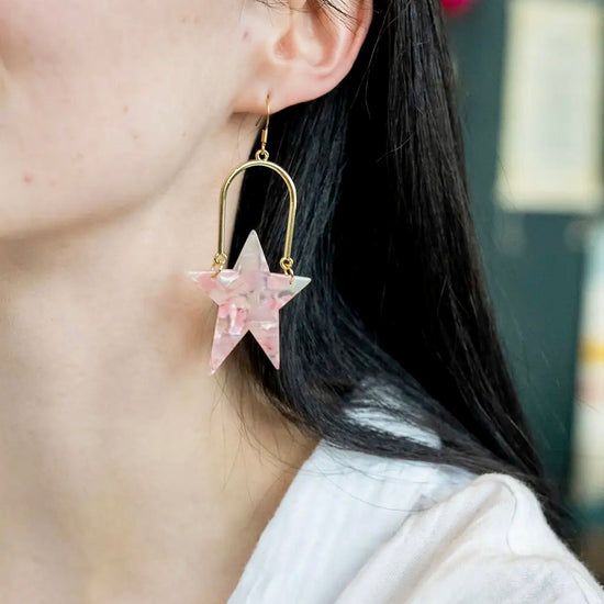 Pure Favor Star Earrings